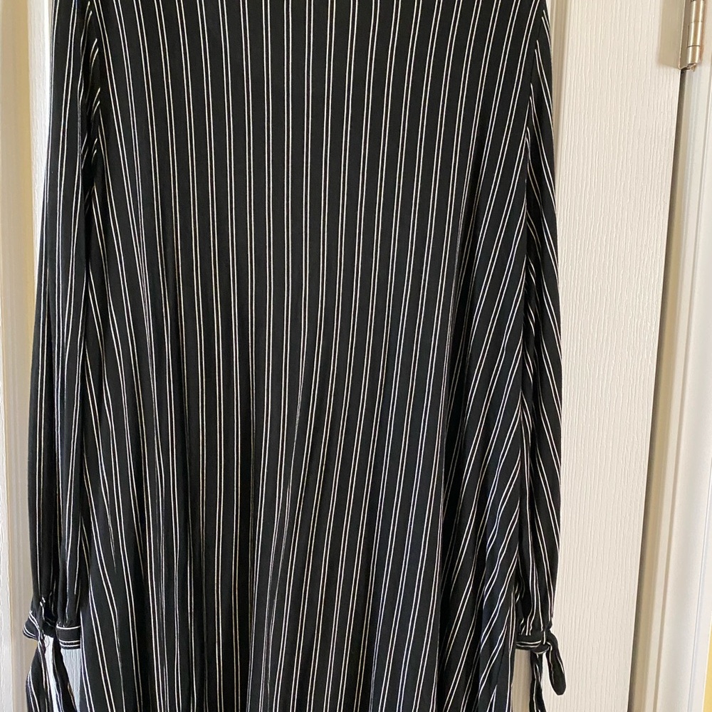 Max Studio Black and White Pinstripe Top